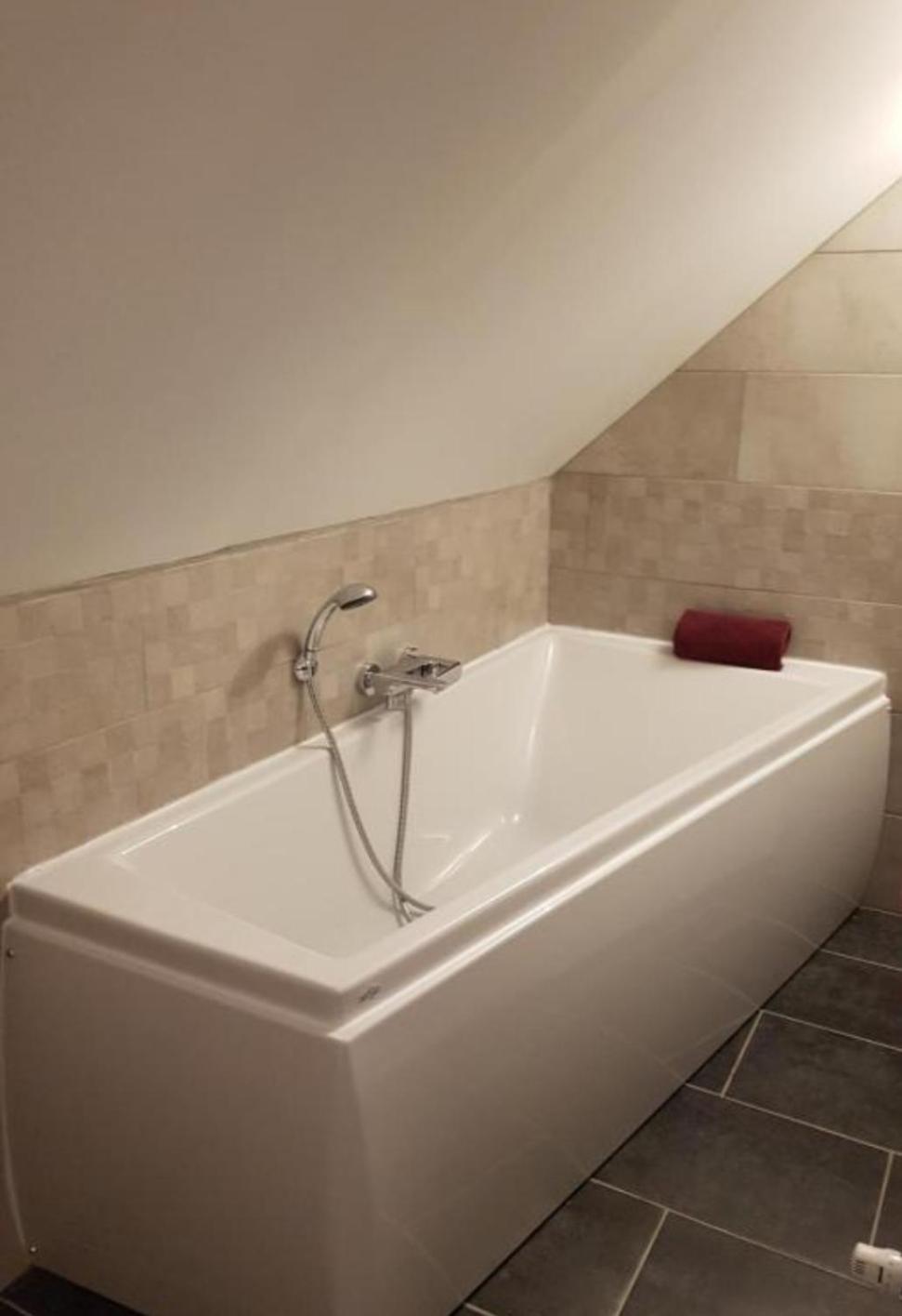 La Longere Des Glycines Bed & Breakfast Egligny Exterior foto