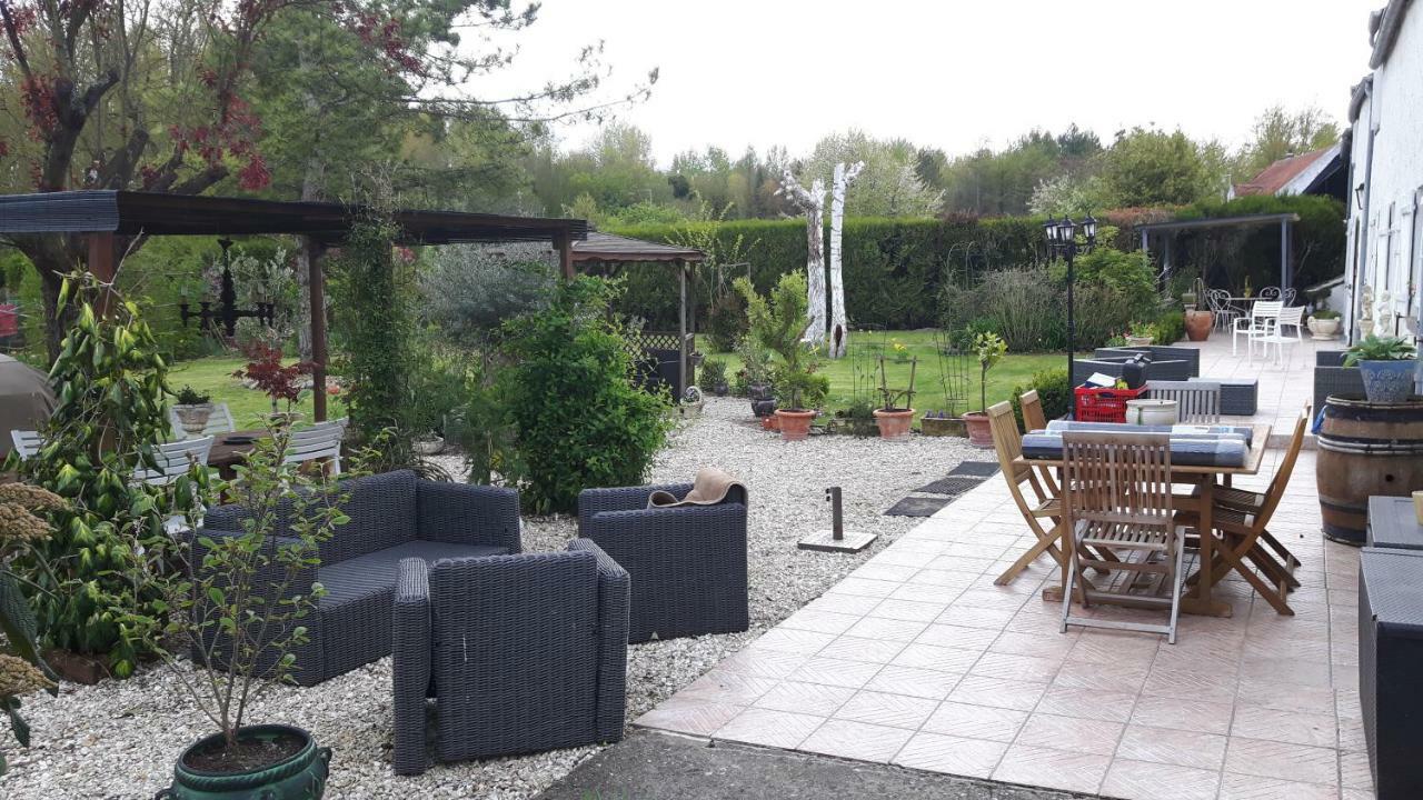 La Longere Des Glycines Bed & Breakfast Egligny Exterior foto