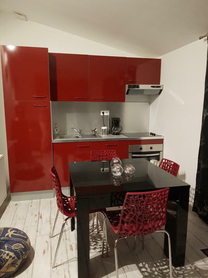 La Longere Des Glycines Bed & Breakfast Egligny Exterior foto